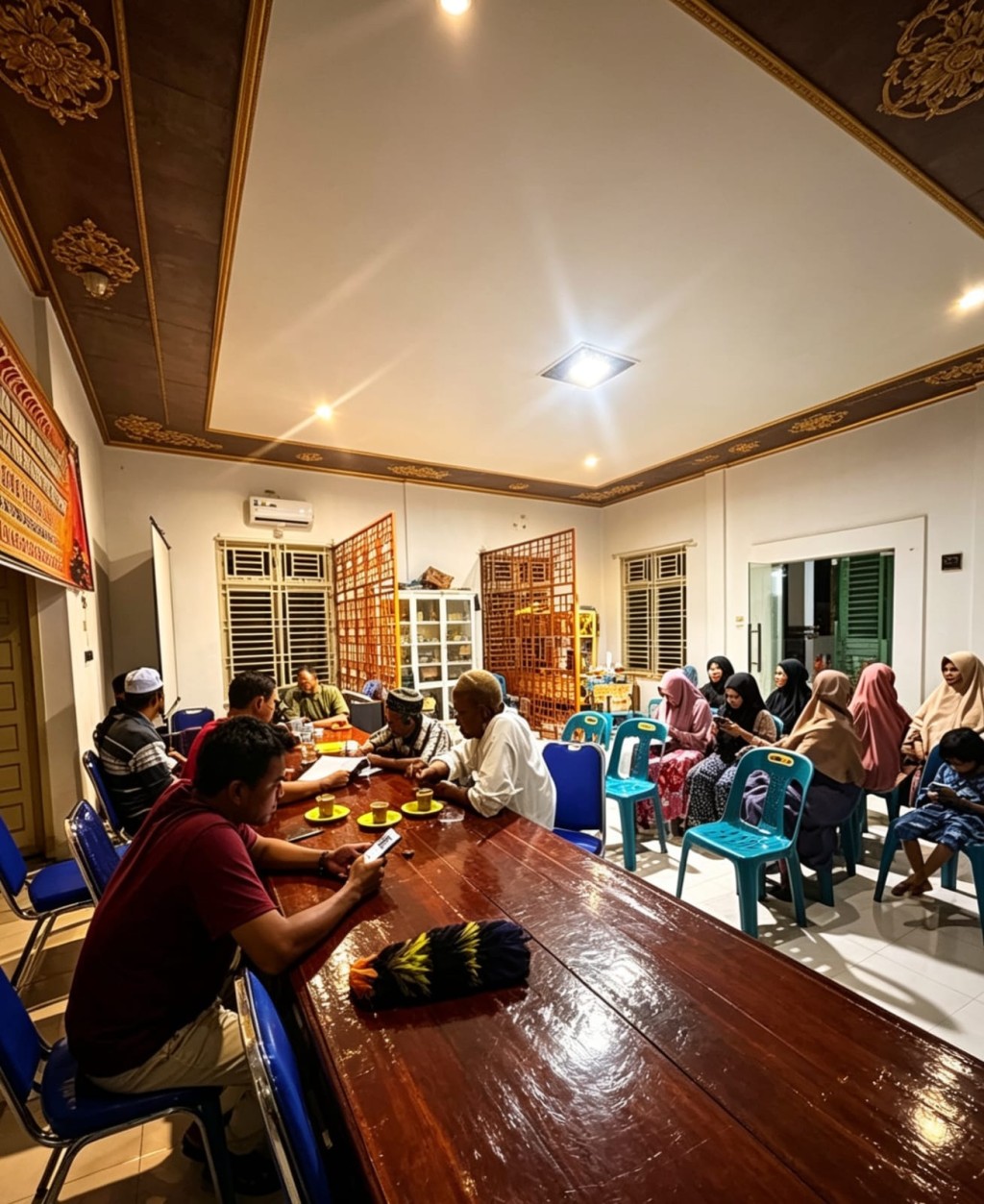 RAPAT KOORDINASI DENGAN TPG TENTANG PEMBAHASAN APBG T.A 2026 DIKANTOR KEUCHIK GAMPONG SEUKEUM